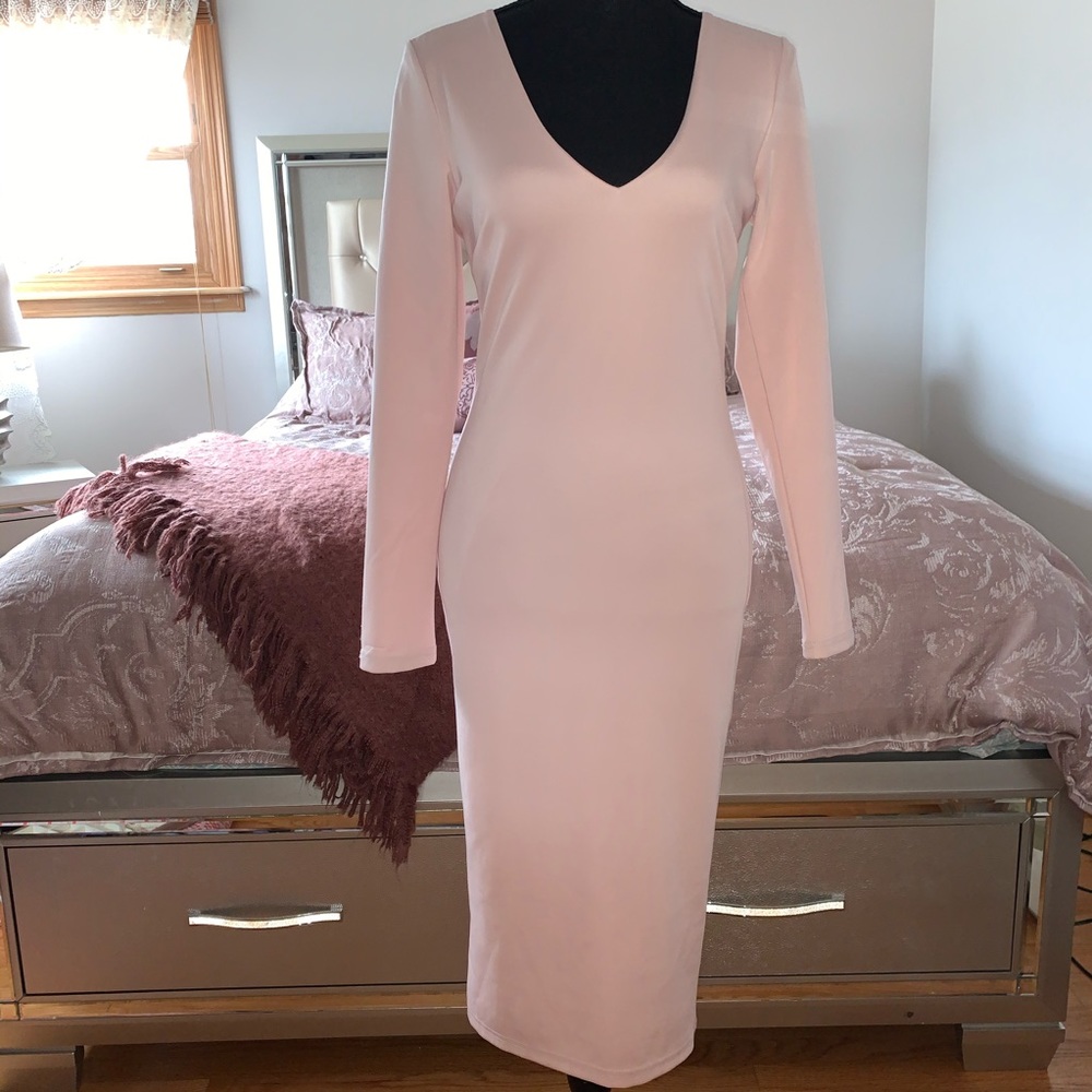 Pink Deep V-neck Backless Long Sleeve Midi Dress